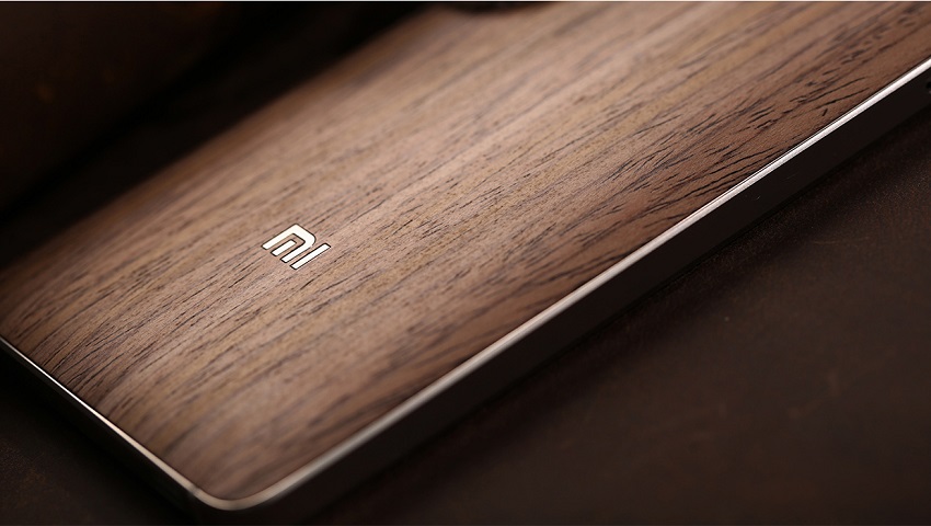 Блэк бук. Xiaomi mi4 Wood. Xiaomi mi с крышкой под дерево фото. Xiaomi photo in Table.