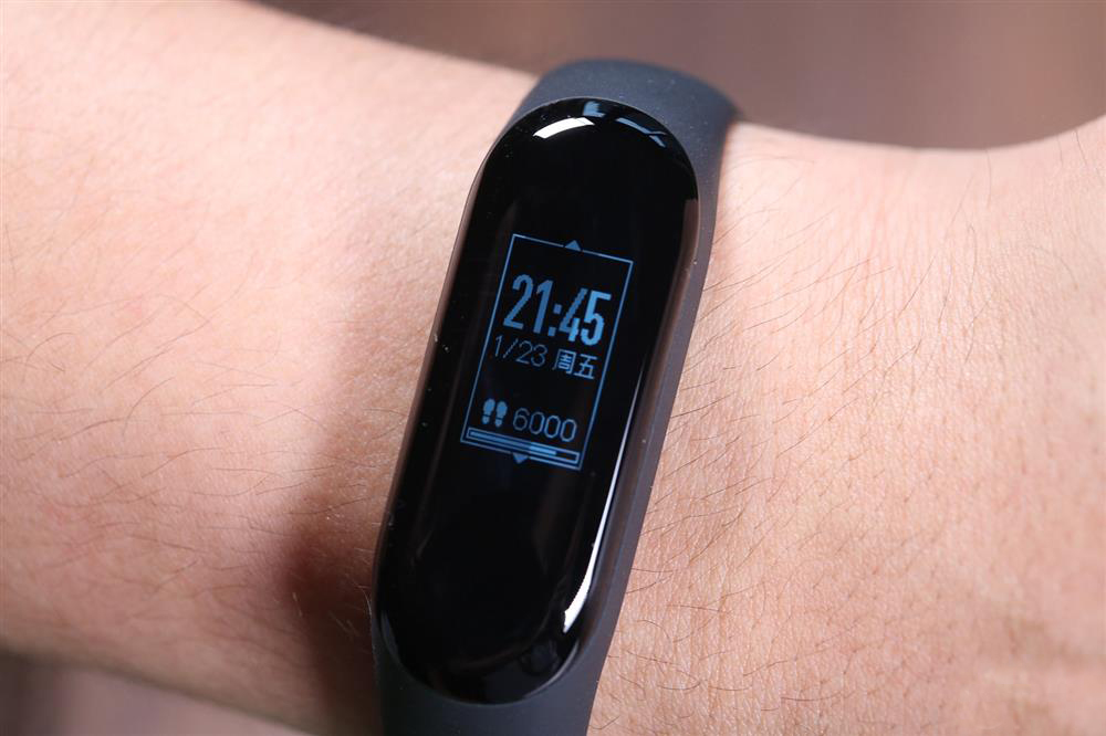 Часа xiaomi mi band 3. Xiaomi mi Band 3. Mi Band 3 4pda. Mi Band 2 4pda. Mi Band 3 показывает иероглифы.